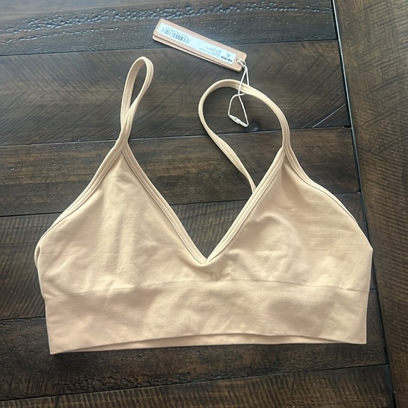 Skims Smoothing Bralette Sporty - Picture 5 of 16